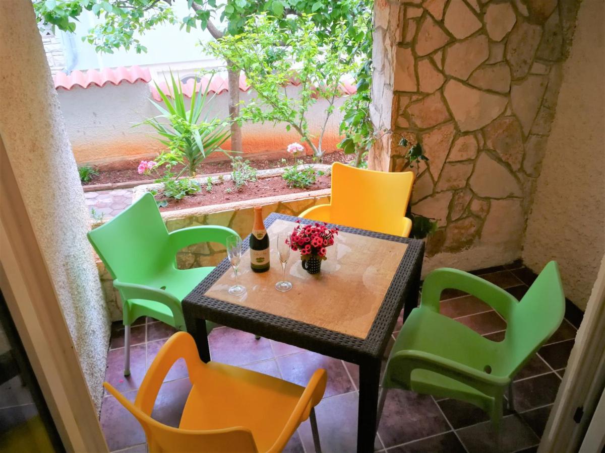 Apartments Bilic With Garden & Swimming Pool - 50M From The Beach Pjescana Uvala Dış mekan fotoğraf